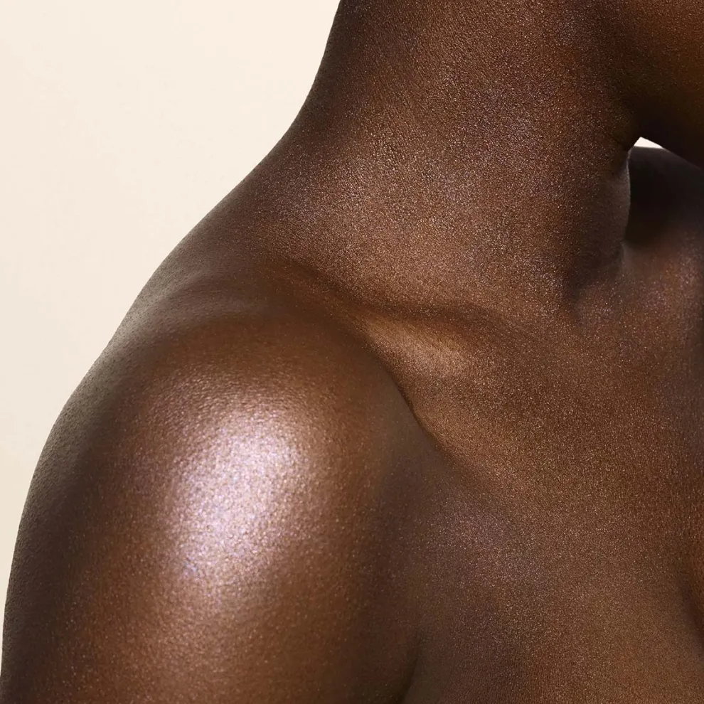 Valentino - Valentino Born In Roma - Scented Moisturizing Cream Gel Texture Pearlescent Effect 125ml