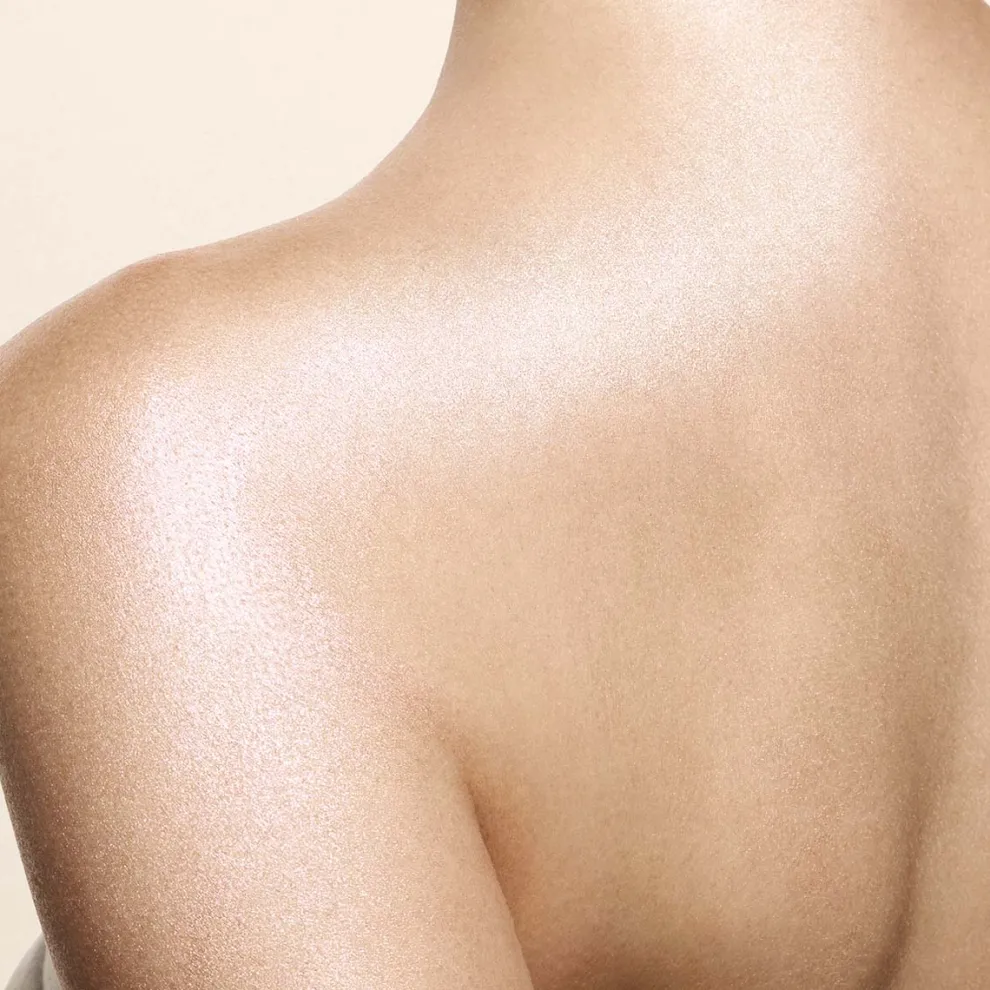 Valentino - Valentino Born In Roma - Scented Moisturizing Cream Gel Texture Pearlescent Effect 125ml